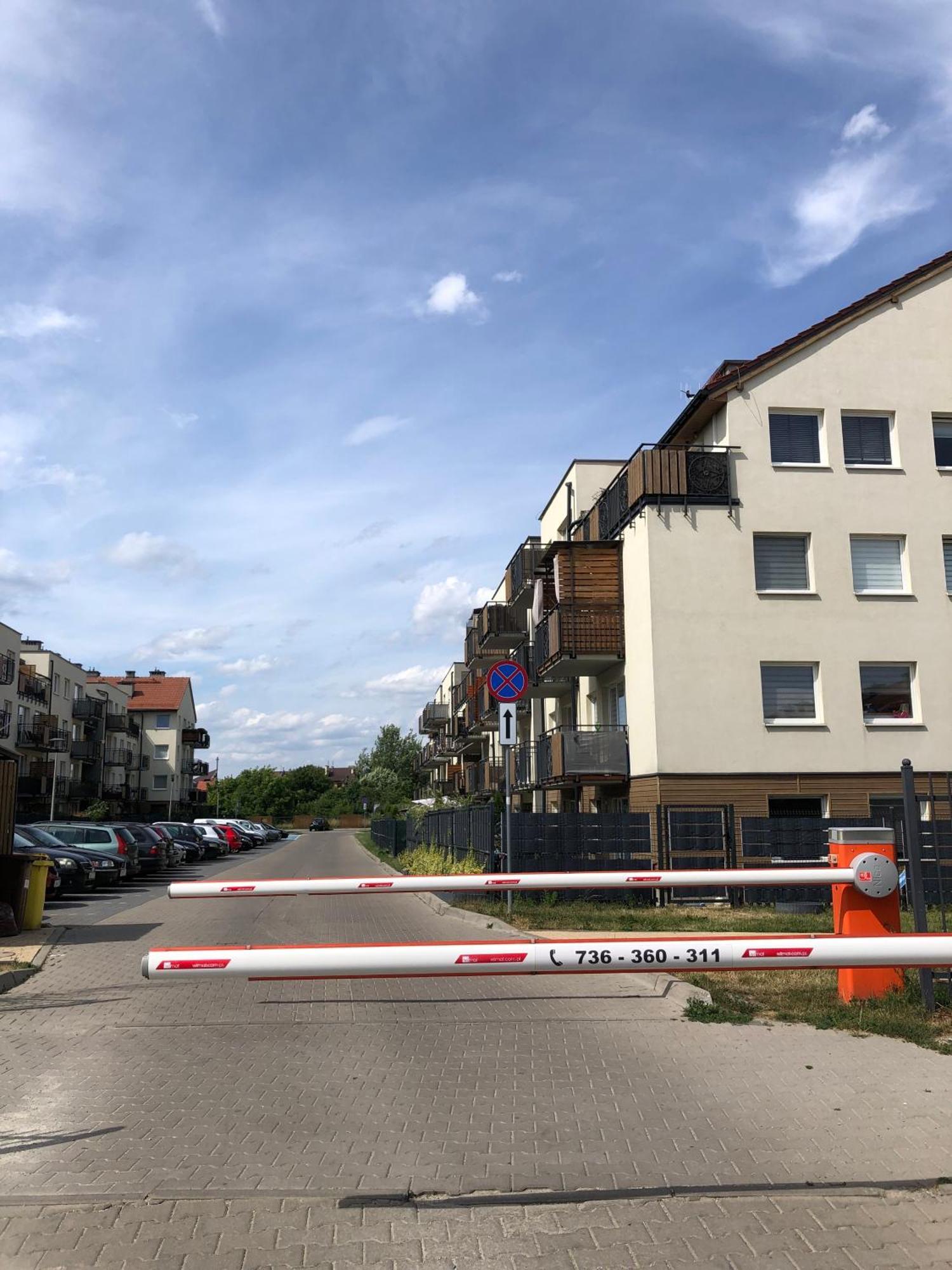 Urocze Mieszkanie Z Ogrodkiem I Bezplatny Parking Вроцлав Екстер'єр фото